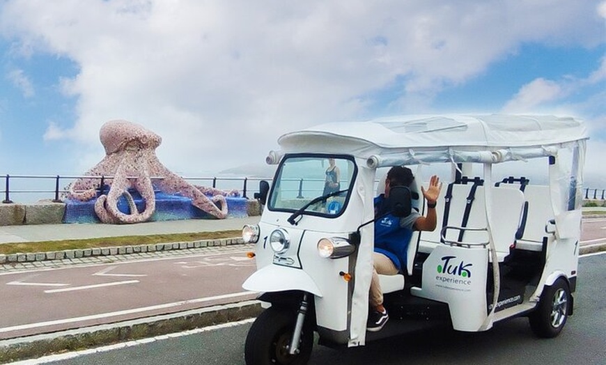 Image 12: Tour PREMIUM Privado en Tuk tuk A Coruña