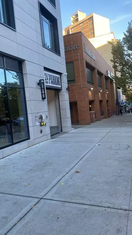 Parking at Bronx Park - 161 Bronx Parking LLC Garage