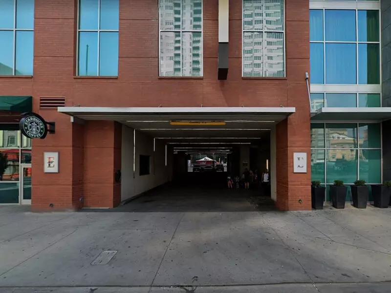 Parking at Embassy Suites - Valet