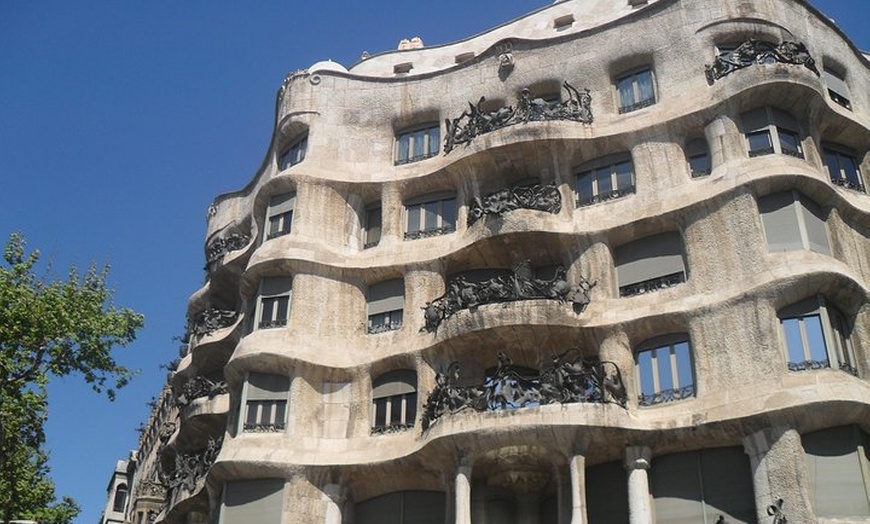 Image 7: City Tour privado de 4 hs por Barcelona y La Roca Village 5 horas c...