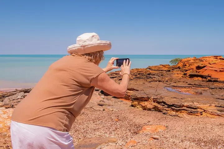 SCENIC AND PREHISTORIC CRUISE - Sparkling Wine & Gourmet Platters