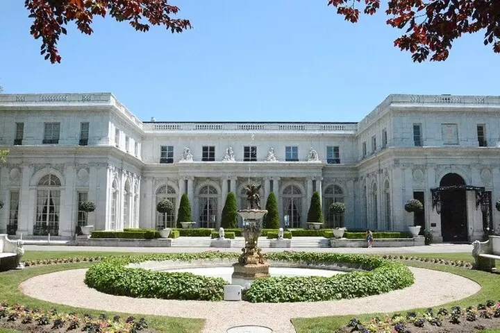 Ocean Drive Historic District: A Newport Self-Guided Driving Tour