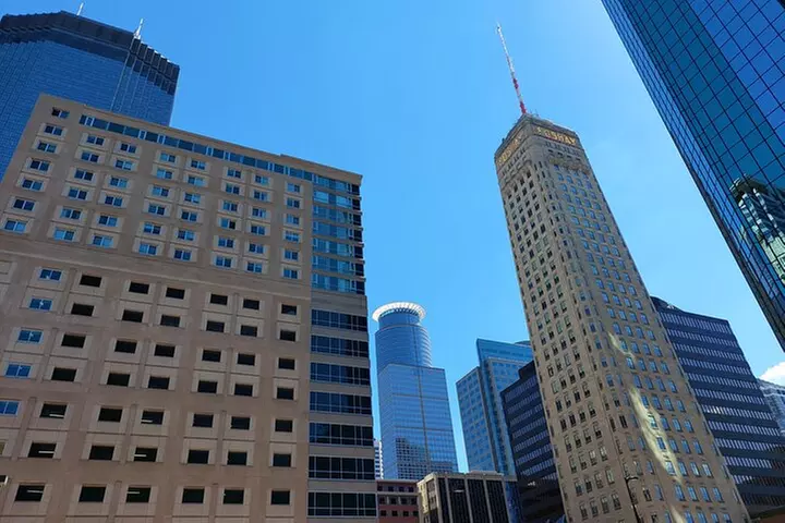 Minneapolis Walking Art Tour - Heart of Downtown