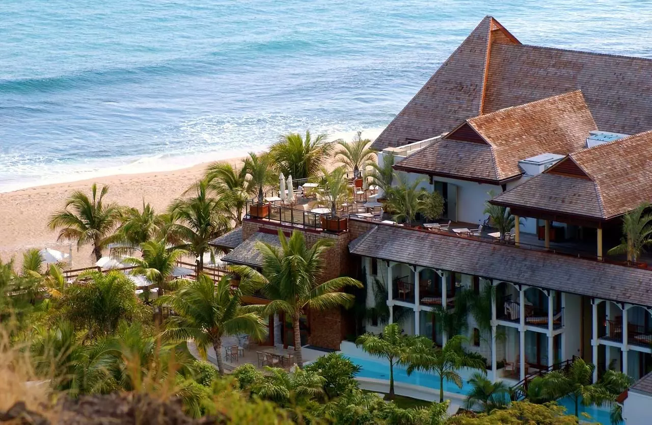 ✈ LA RÉUNION | St Gilles - Le Saint Alexis Hotel & Spa 4*, 4 nuit -...