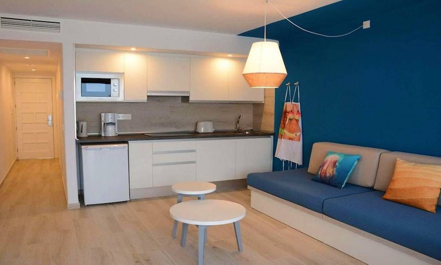 Image 12: ✈ LANZAROTE | Puerto del Carmen - R2 Bahía Kontiki Beach Apartments...