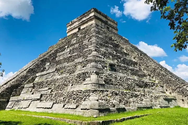 Full Day Tour Chichén Itzá Cenote Saamal Valladolid with buffet - Primary Image