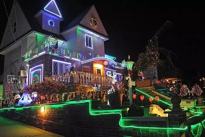 Tour de Luces de Navidad y Dyker Heights - Primary Image