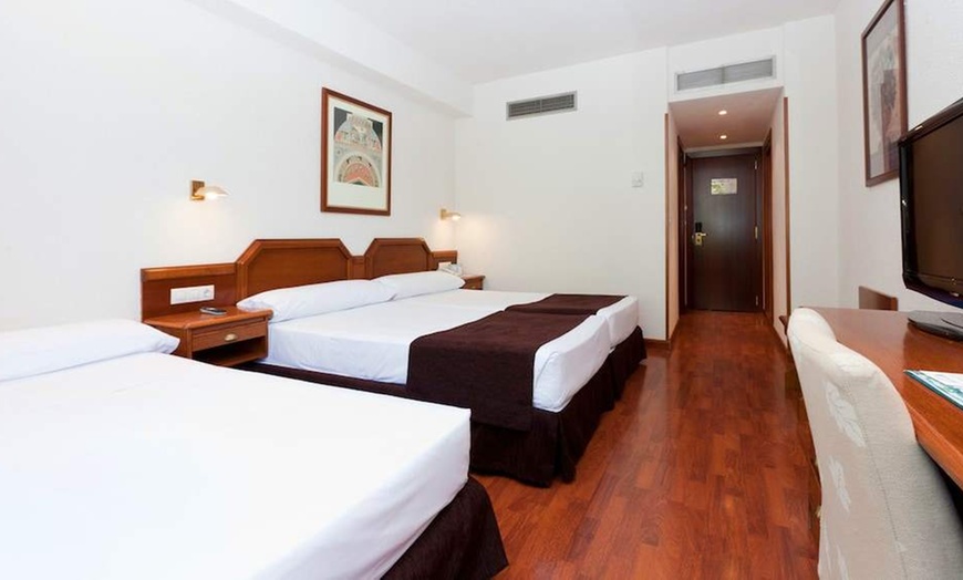 Image 11: ✈ HISZPANIA | Madryt - Senator Barajas Hotel 4* - City break