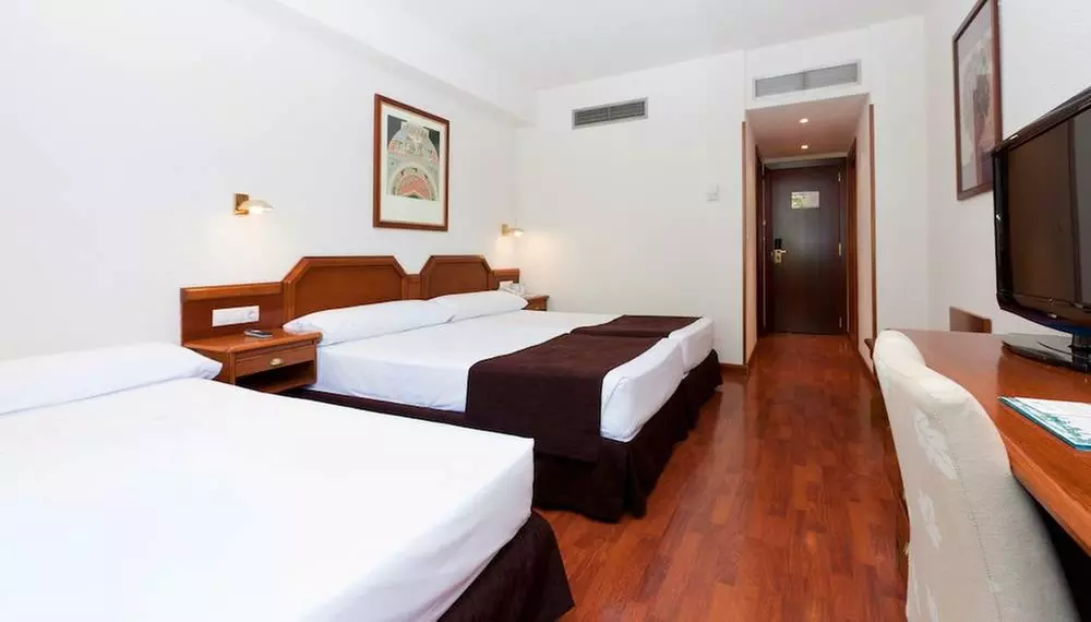 ✈ HISZPANIA | Madryt - Senator Barajas Hotel 4*, 2 nocy - City break
