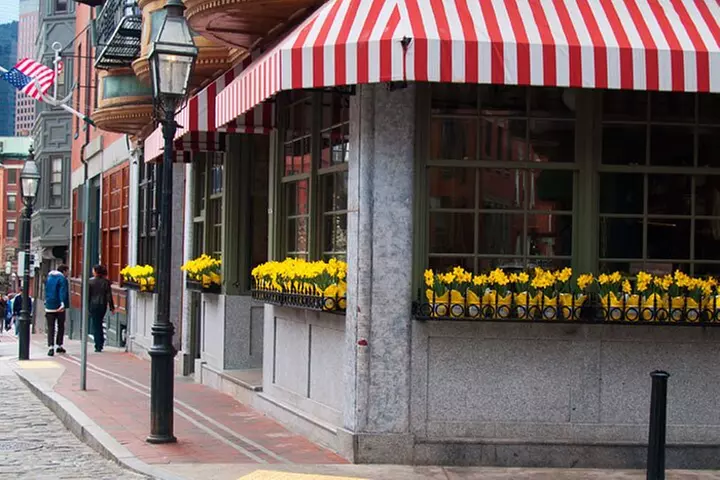 Entire Freedom Trail Walking Tour: Includes Bunker Hill and USS Con...