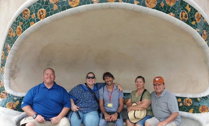 Image 2: El legado de Gaudí: Tour por Parque Güell y Casa Batlló