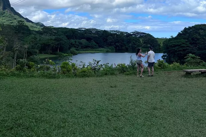 Oahu Uncovered: Full Island Tour with a Local Guide
