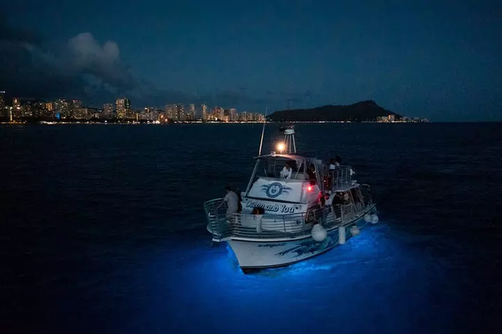 Premier Waikiki Sunset Party Cruise with Live DJ and Full Bar