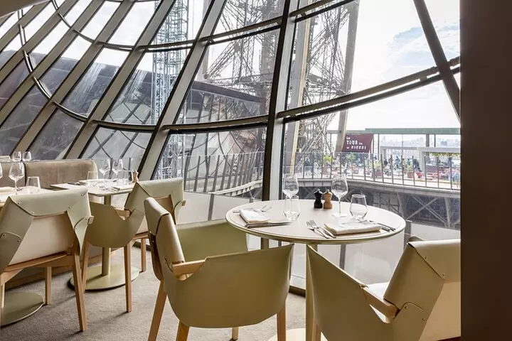 Paris Déjeuner tardif au restaurant Madame Brasserie de la Tour Eiffel