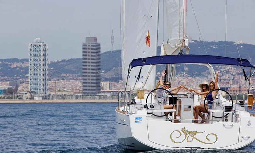 Image 3: Día de navegación en Barcelona: Excursiones de navegación de 1 hora