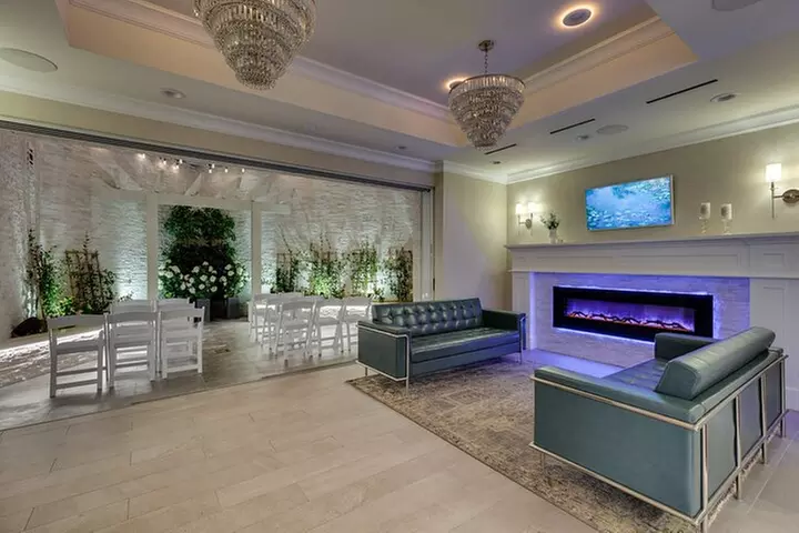 Bliss Chapel Elvis Weddings & Vow Renewal