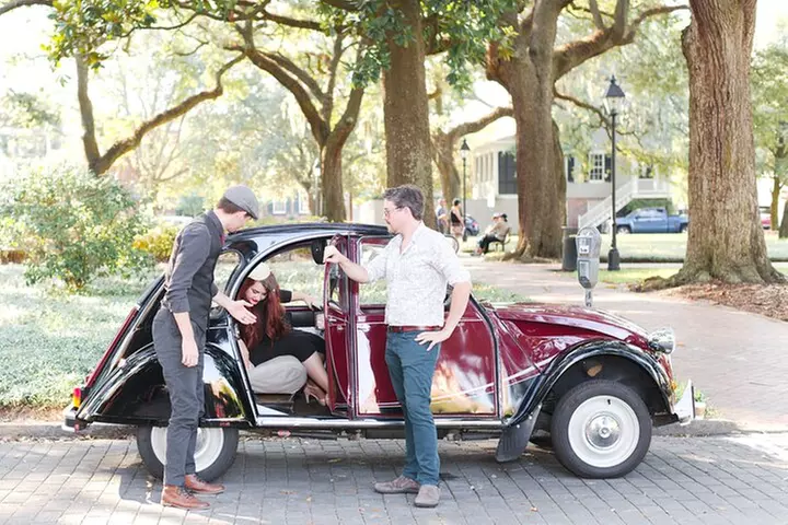 Private Historic Savannah Tour in a Vintage Citroën