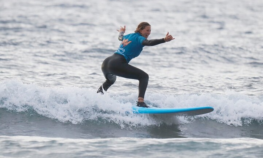 Image 1: Clase de Surf Grupal en Playa de Las Américas con Fotografías