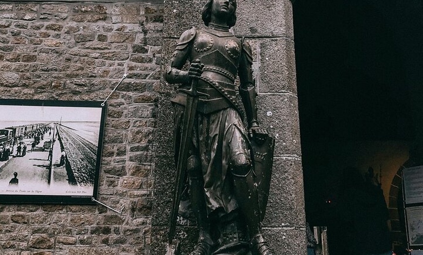 Image 7: Mont Saint-Michel Visite Guidée du Village et de l'Abbaye