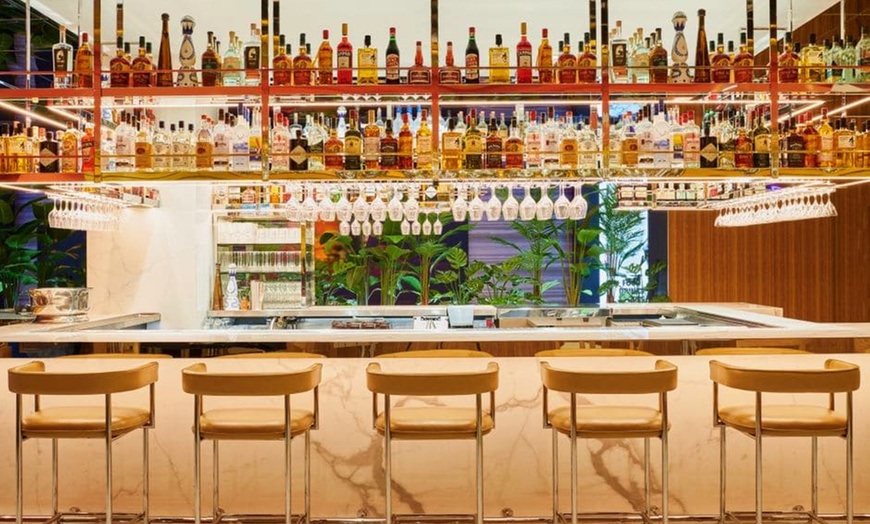 Image 9: ✈ ETATS-UNIS | Las Vegas - Virgin Hotels Las Vegas, Curio Collectio...