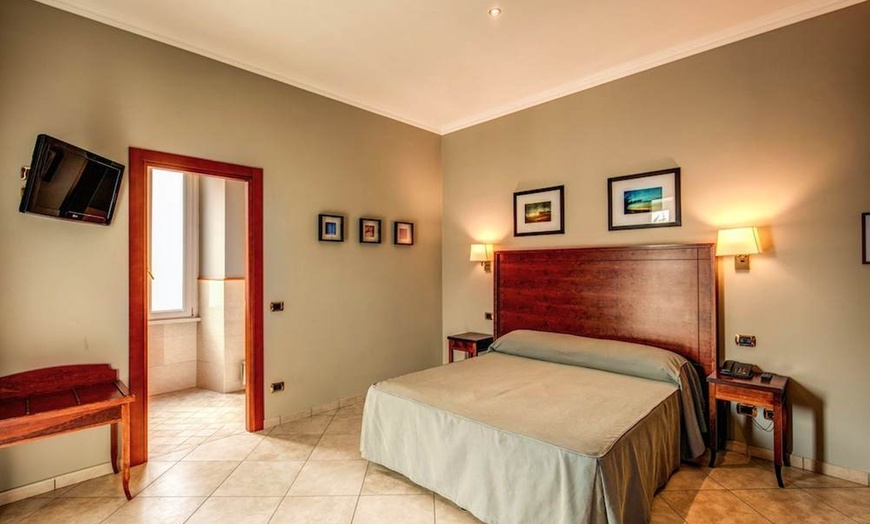 Image 3: ✈ ITALIA | Roma - Hotel Taormina 2*