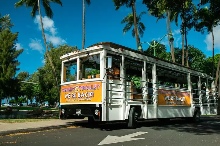 Waikiki Trolley Blue Line Coastline & Local Grindz Hop-on Hop-off