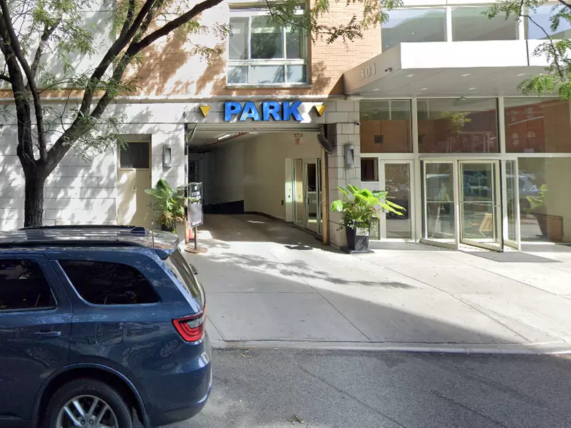 Parking at Stable Car Parking - Park 115th LLC Garage