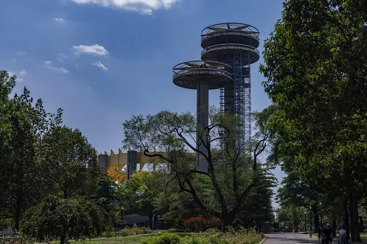 City of Contrasts Tour-Manhattan, Bronx, Queens and Brooklyn