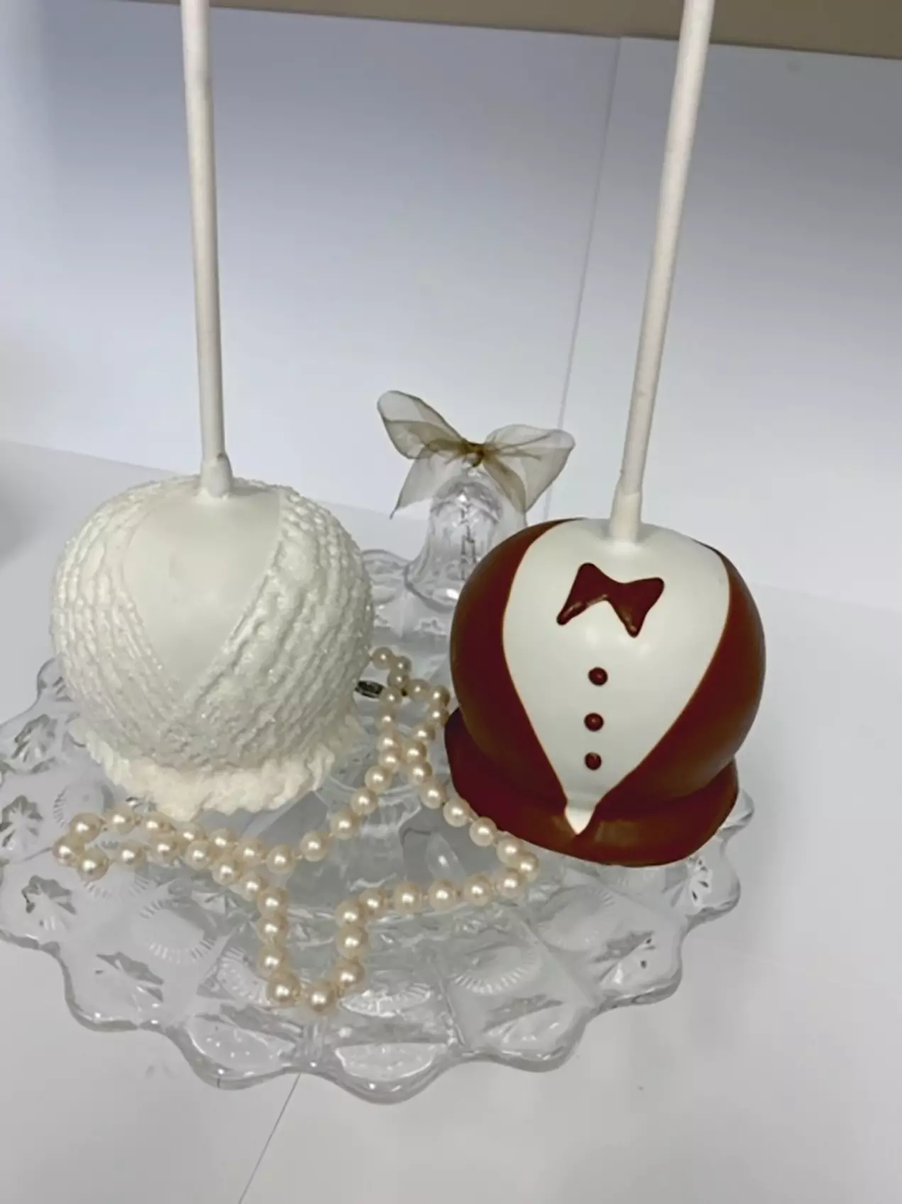 $10 For $20 Worth Of Apples, Candy & More - Second Medium