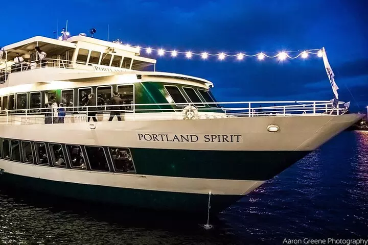 2.5-hour Dinner Cruise on Willamette River
