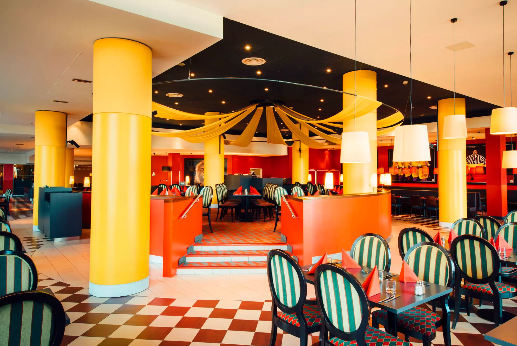 ✈ ÎLE-DE-FRANCE | Magny-Le-Hongre - Grand Magic Hotel 4*, 1 Nacht -...