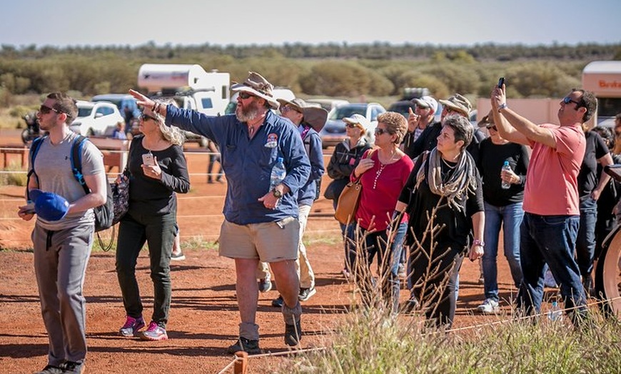 Image 3: Ayers Rock Day Trip from Alice Springs Including BBQ Dinner