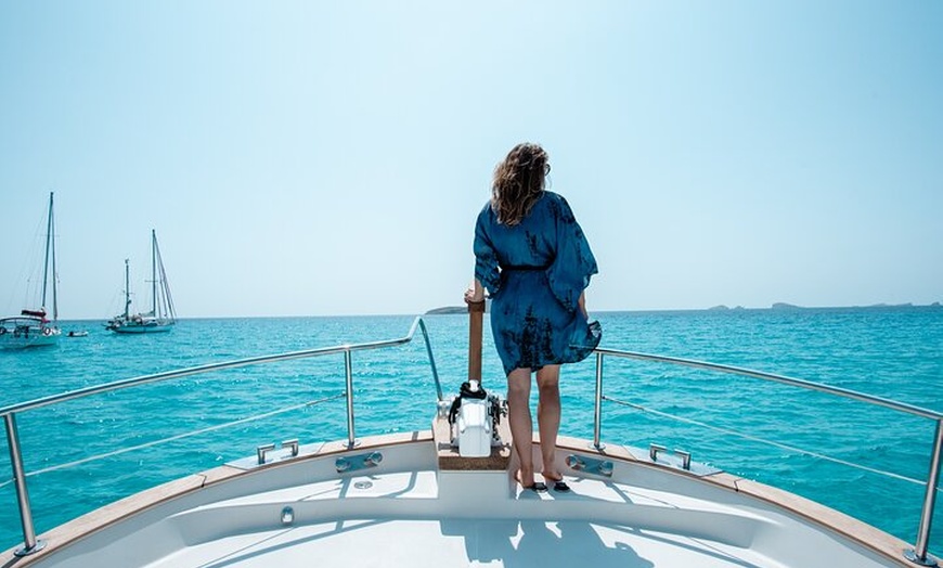 Image 8: Alquiler de barcos de medio día en yate tradicional balear en Ibiza