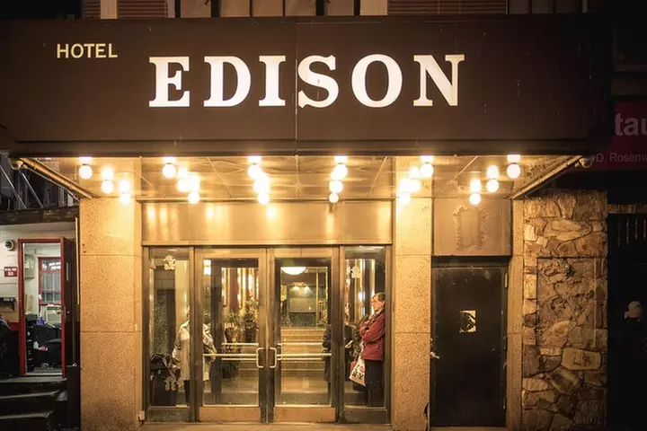 Broadway and Times Square Insider Tour with Theater Professional