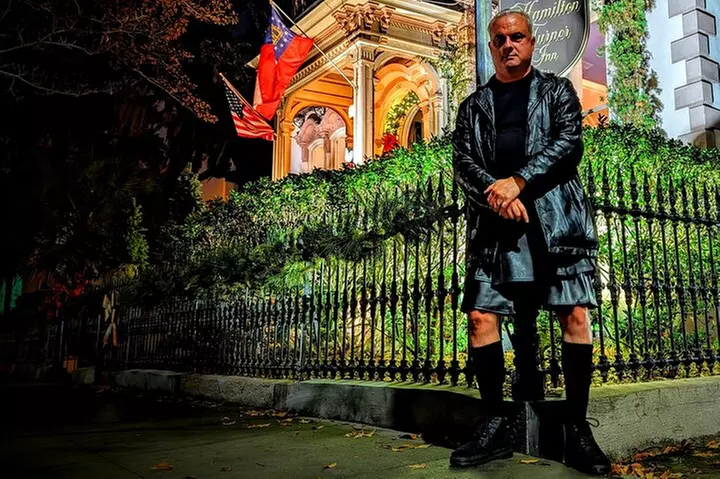 Savannah Ghost Tour with the Guy in the Kilt + Bar Stops