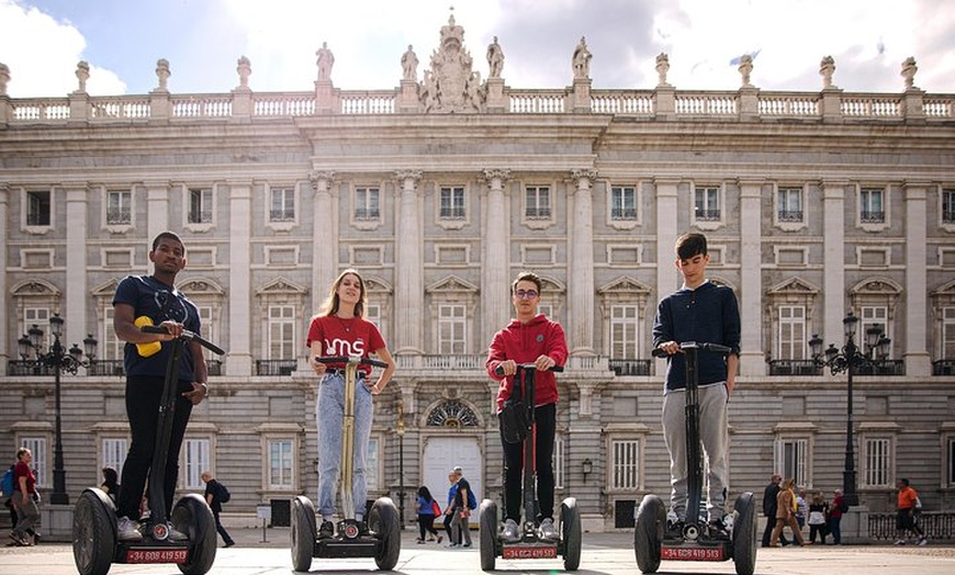 Image 1: Recorrido en Segway por el casco antiguo (Certificado de excelencia...