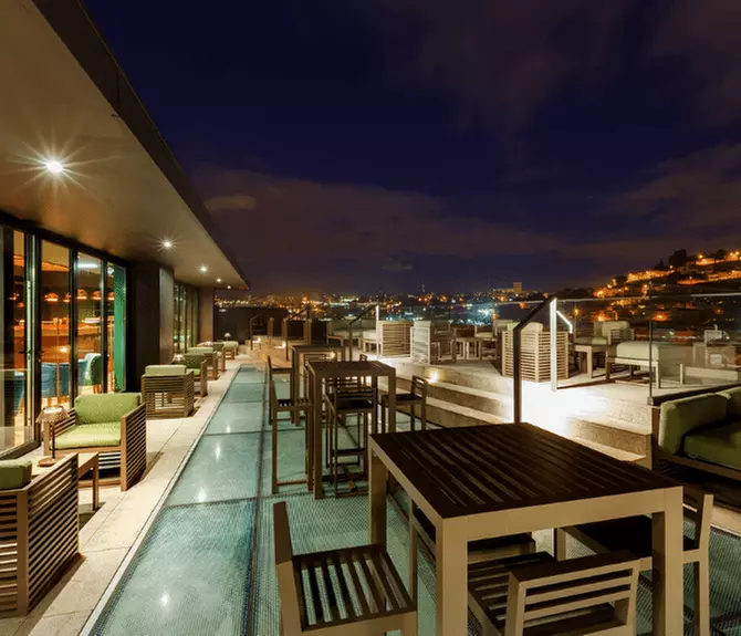 ✈ PORTOGALLO | Porto - Neya Porto Hotel 4*, 2 notti - Upgrade in om...