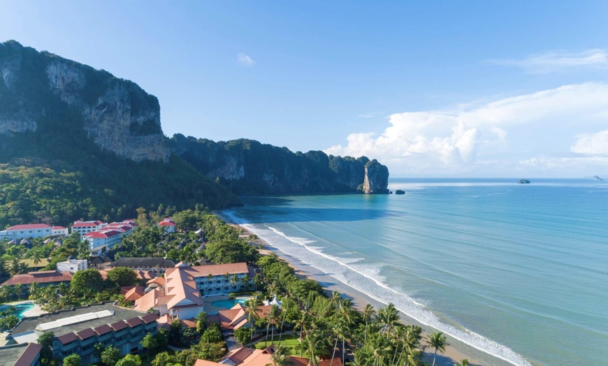 Image 15: ✈ SOUTHERN THAILAND | Krabi - Avani Ao Nang Cliff Krabi Resort 4* -...