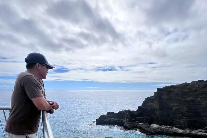 Oahu Uncovered: Full Island Tour with a Local Guide