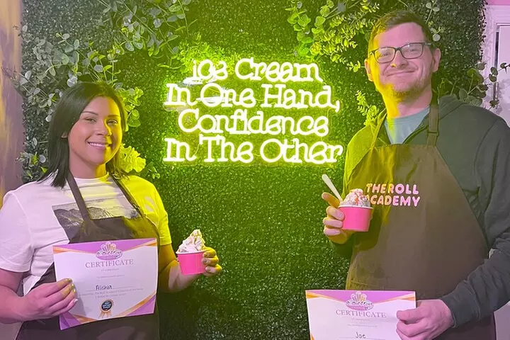 Interactive Rolled Ice Cream Crafting Class in Nashville