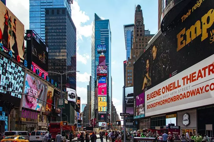Broadway and Times Square Insider Tour with Theater Professional