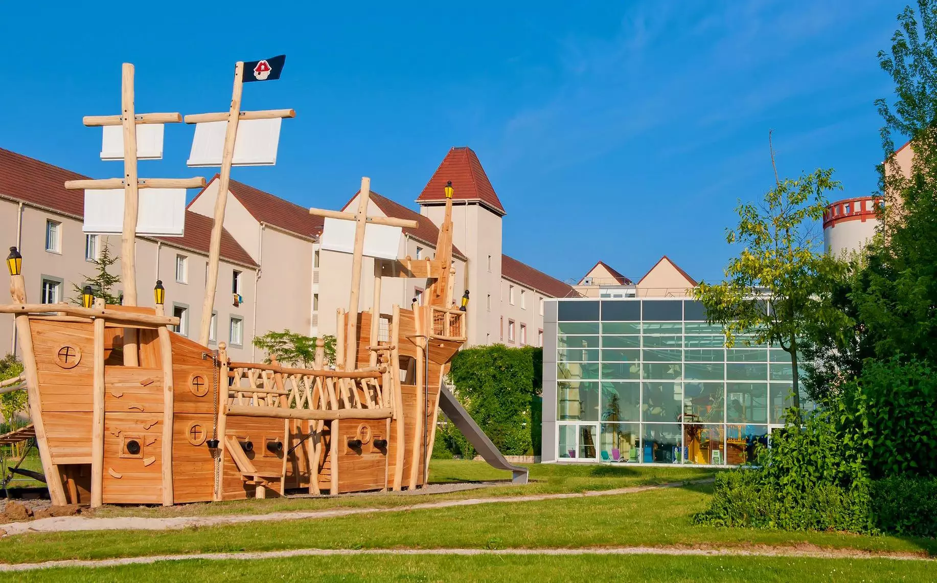 ✈ ÎLE-DE-FRANCE | Magny-Le-Hongre - Hotel Explorers 3*, 1 nacht - In de buurt van Disneyland Parijs - Primary Image