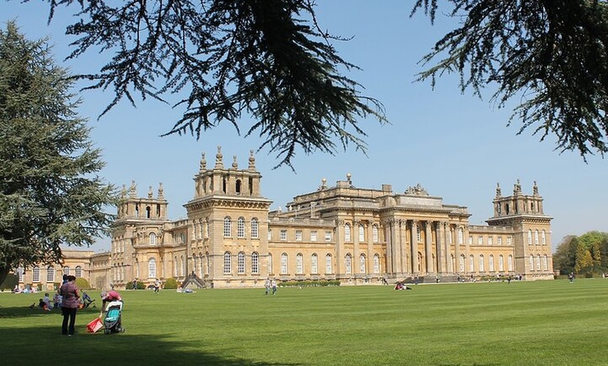 Image 3: Private Oxford Tour Transport and Entry Included