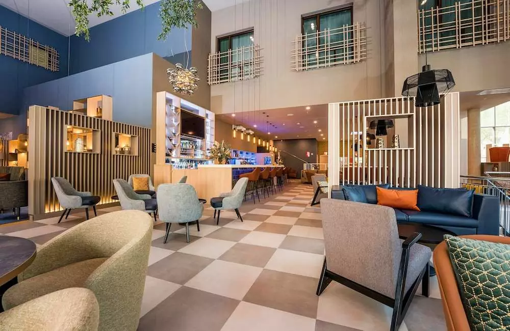 ✈ SPANIEN | Barcelona - Leonardo Royal Hotel Barcelona Fira 4*, 2 N...