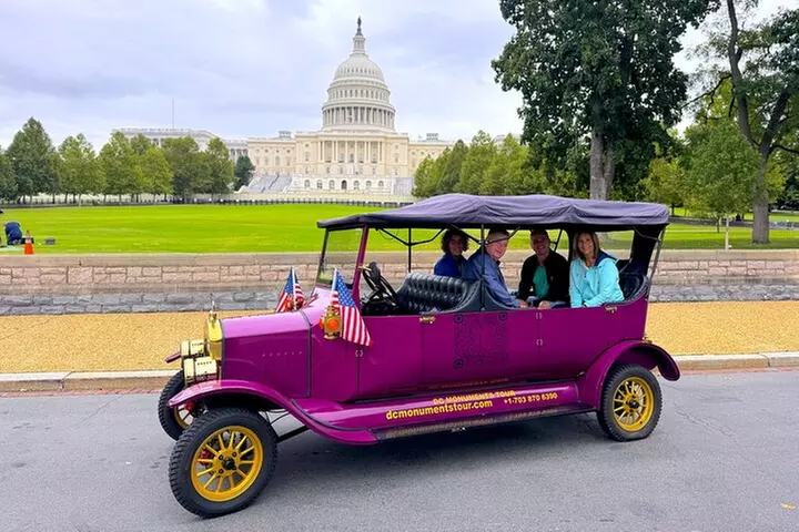 Washington DC Sightseeing Tour by Electric cart or Vintage Car