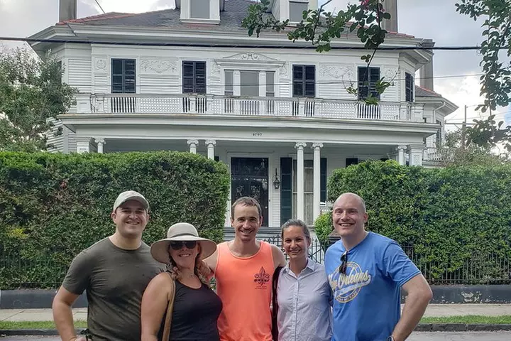 New Orleans Garden District History Walking Tour