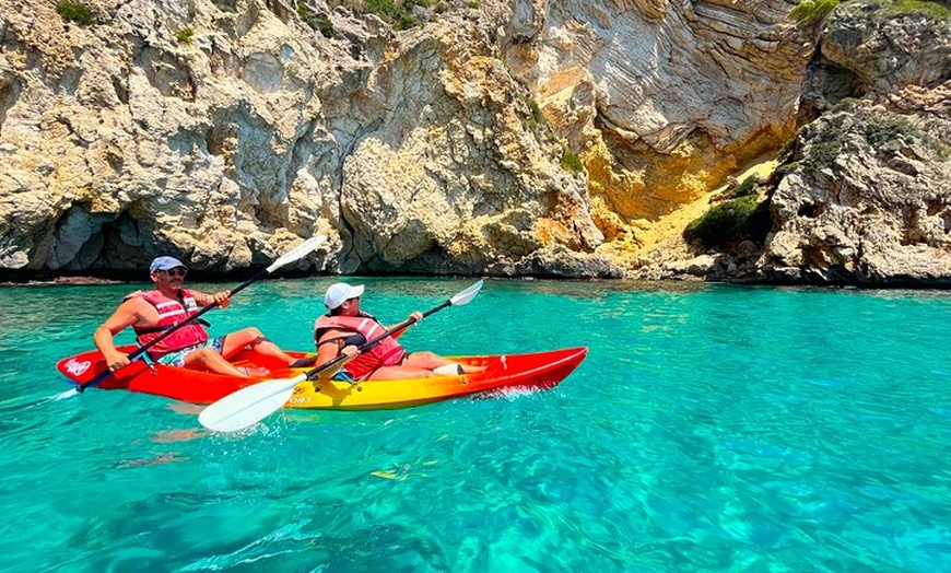 Image 6: Cuevas inexploradas y paraíso para practicar snorkel: tour en kayak...