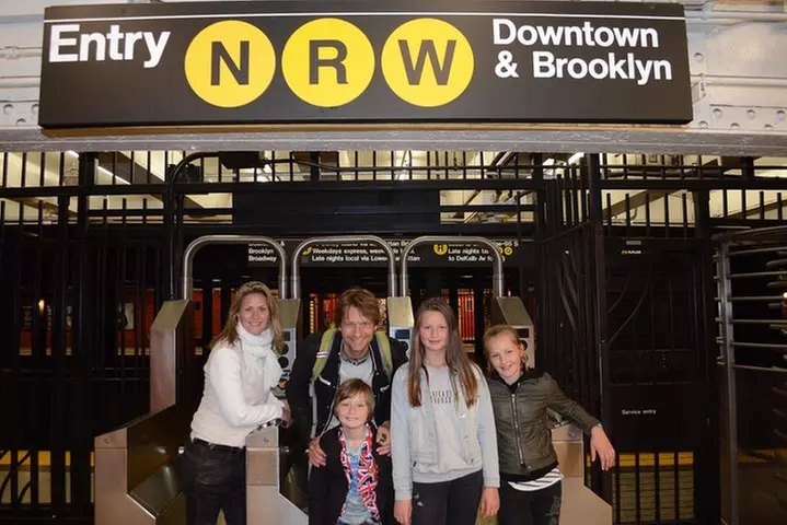 Private Tour of Brooklyn Bridge and neighborhoods with PhotoShoot
