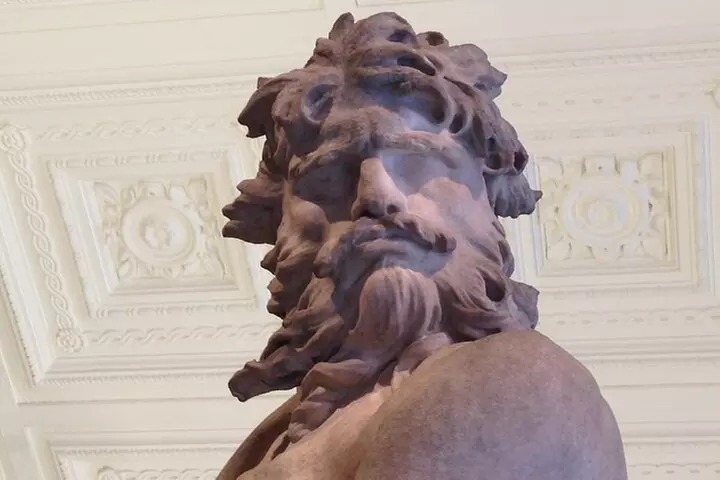 Private Guided Tour of The Victoria and Albert Museum - 3 Hour