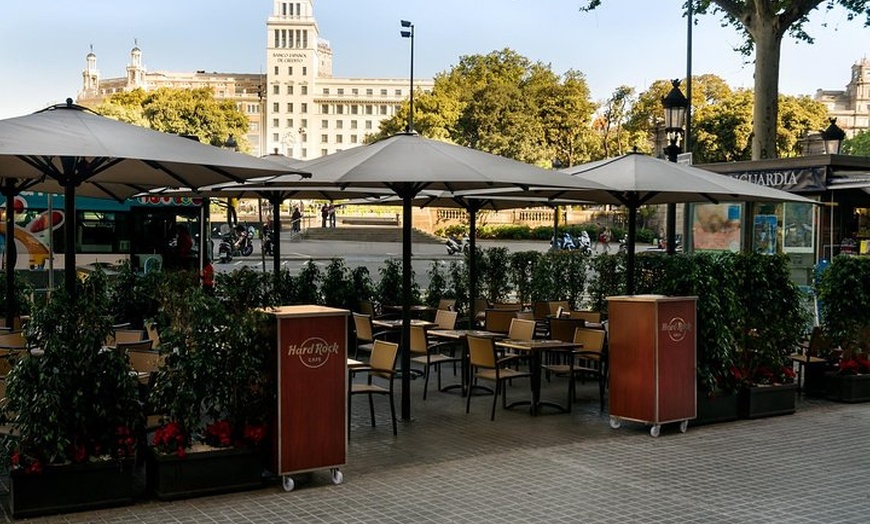 Image 5: Hard Rock Café de Barcelona con comida